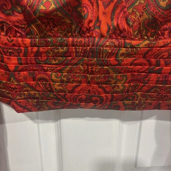 Marciano By Guess V-Neck Crop Top
NWT
Size 6 - Picture 3 of 6